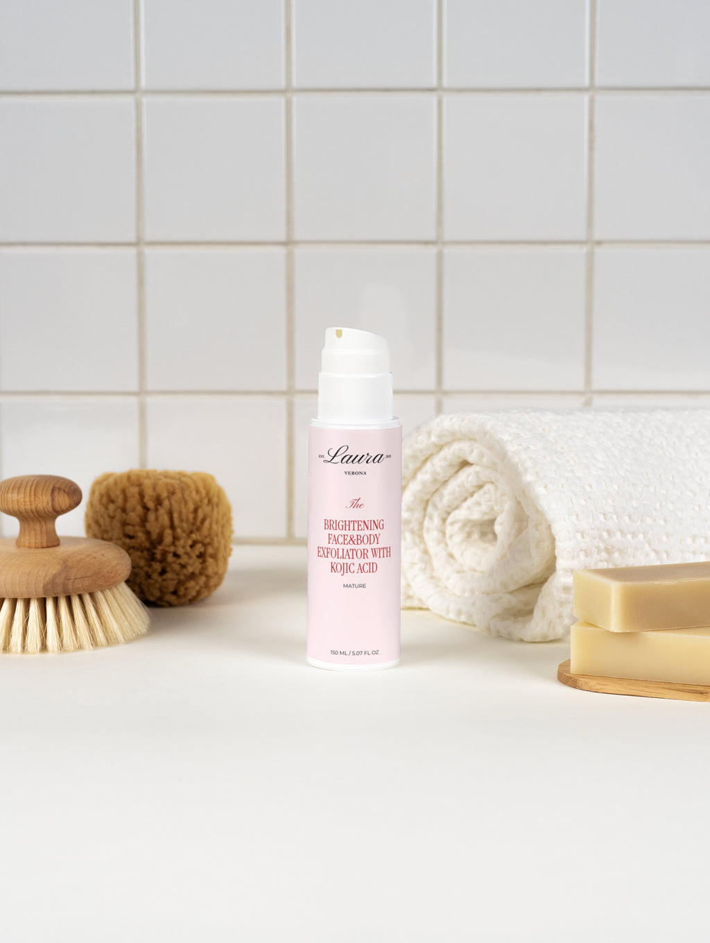 Esfoliante facial e corporal iluminador com ácido kójico